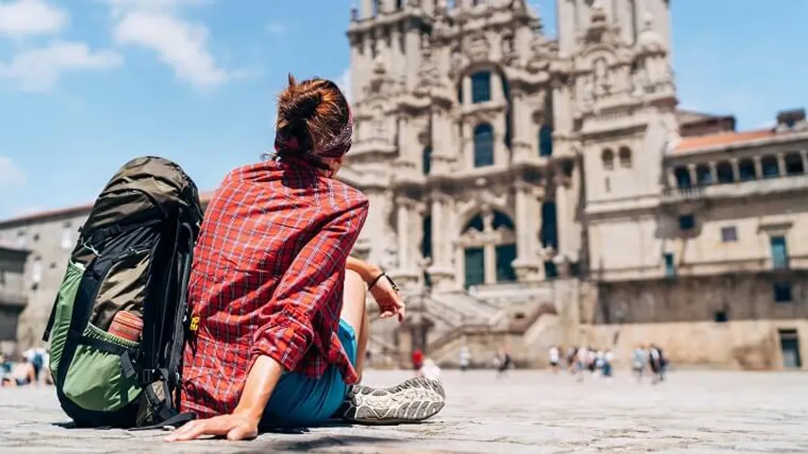 女ひとり旅に持っていくのはバックパック？それともスーツケース？旅ごとに選ぶコツ のサムネイル画像