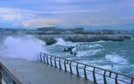 沖縄旅行中に遭遇！台風直撃で帰りのJAL便が欠航、その後どうなった？
